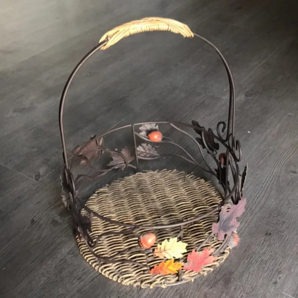 Pier 1 Decorative Wrought Iorn & Wicker Weave Fall/Autumn Basket